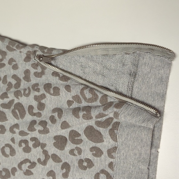 Rails leopard print sweatshirt w/side zippers - Picture 4 of 10
